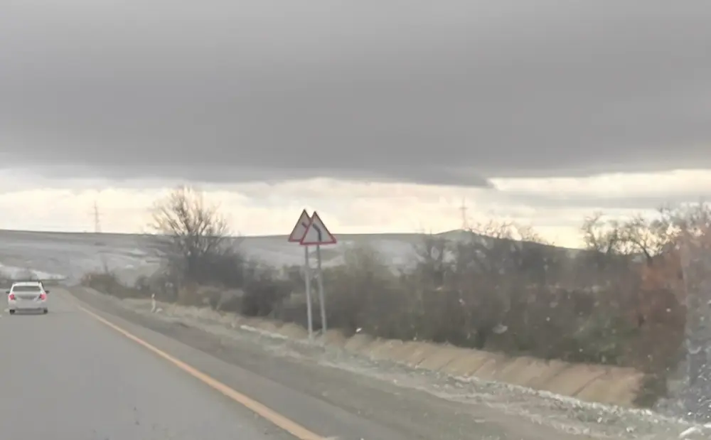 Bakı-Şamaxı yolunda ard-arda qoyulan eyni yol nişanları DİQQƏT ÇƏKDİ