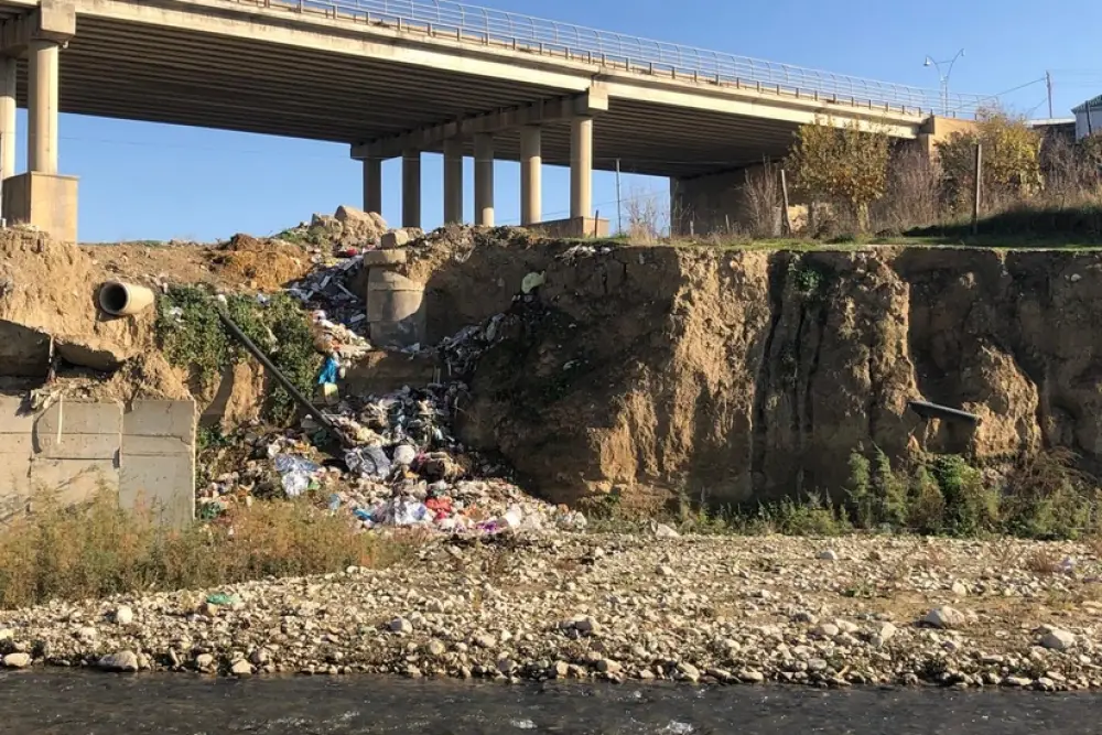 Şabranda sürüşmə təhlükəsi artıb, evlər dağıla bilər