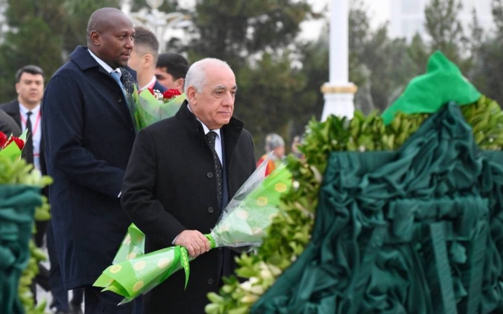 Əli Əsədov Neytrallıq Abidəsini ziyarət etdi - FOTOLAR