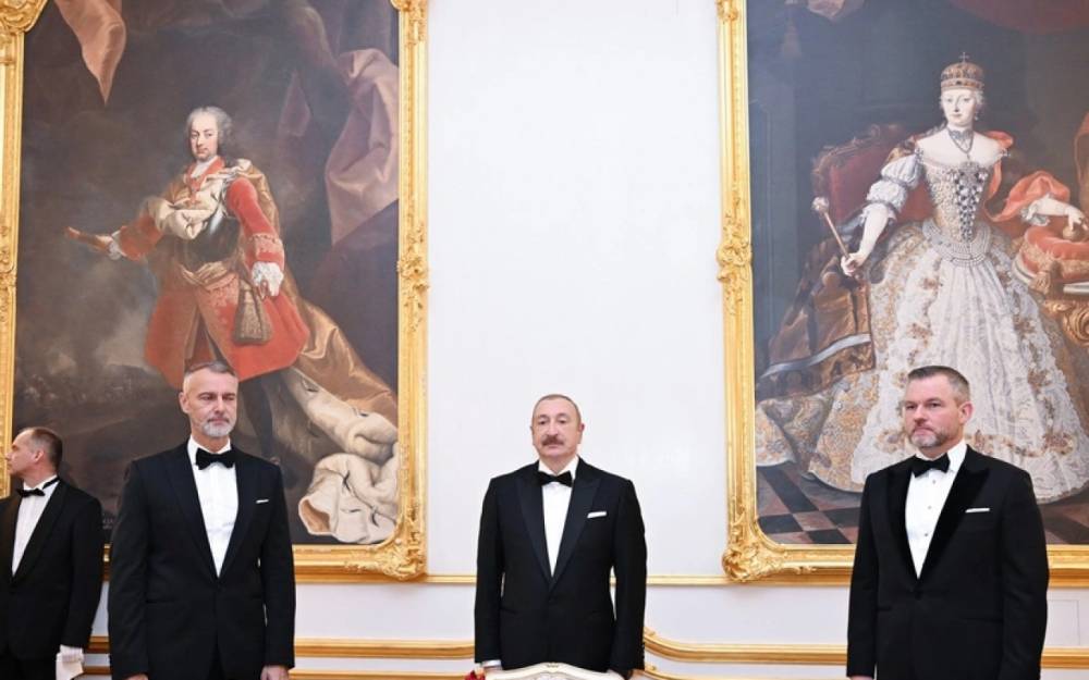 Bratislavada İlham Əliyevin şərəfinə rəsmi ziyafət verildi - FOTOLAR