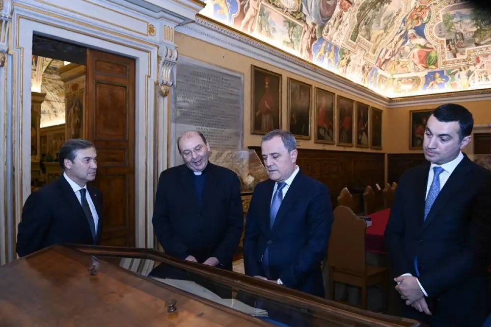 Ceyhun Bayramov Vatikan Apostol Kitabxanasında olub