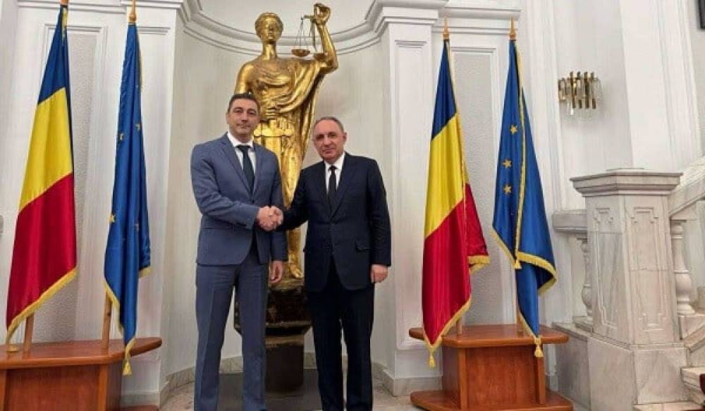 Kamran Əliyev həmkarını Bakıya dəvət etdi