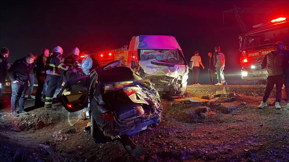 Türkiyədə yol qəzası: Ölənlər və yaralananlar var