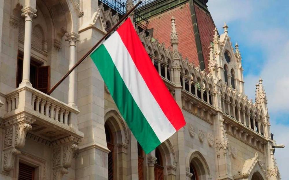 Macarıstanın xarici işlər naziri Tusk-u Şimal axınları ilə bağlı sözlərinə görə tənqid edib