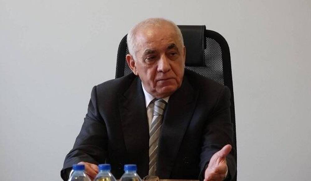 Əli Əsədov türkiyəli nazirlə görüşdü