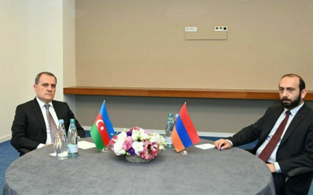 Ceyhun Bayramov Mirzoyanla görüşdü