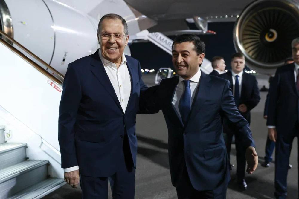 Lavrov Özbəkistana rəsmi səfərə getdi