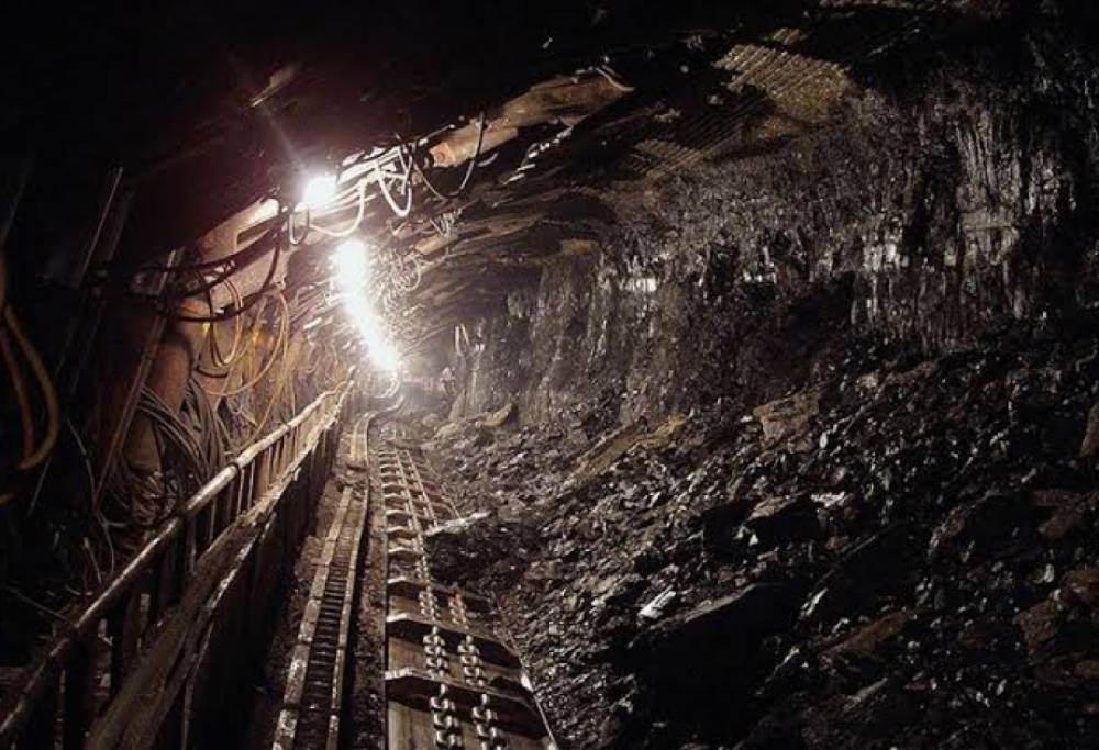 İranda kömür mədəni çökdü: Ölən və yaralanan var