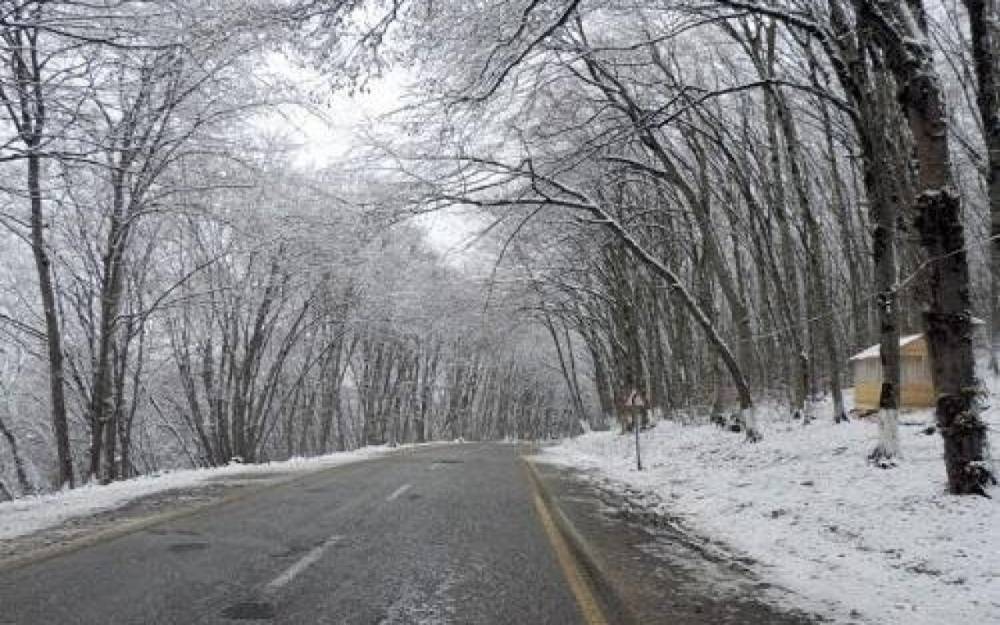 Kəlbəcər və Laçına sulu qar yağıb