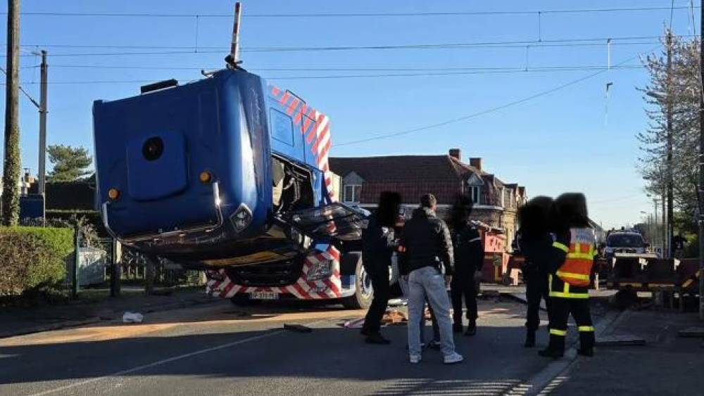 Fransada qatar yük maşını ilə toqquşdu: Ölən və yaralananlar var