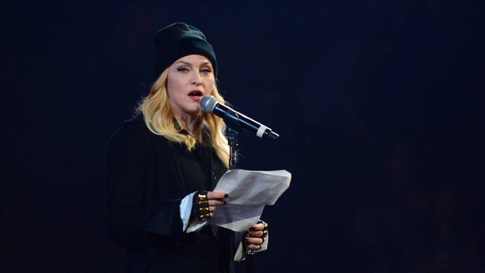 Müğənni Madonna Qəzzaya səfər etmək üçün Roma Papasına müraciət etdi