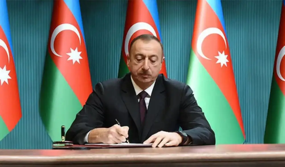 Prezident 2 fərman imzaladı