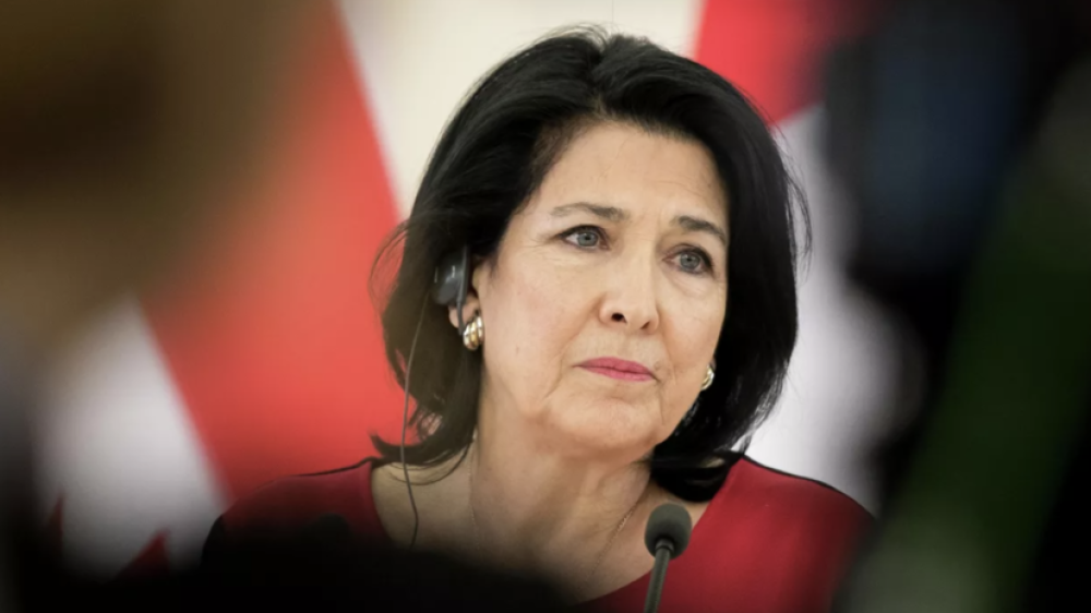 Zurabişvili Gürcüstanda keçirilən prezident seçkilərini parodiya adlandırdı