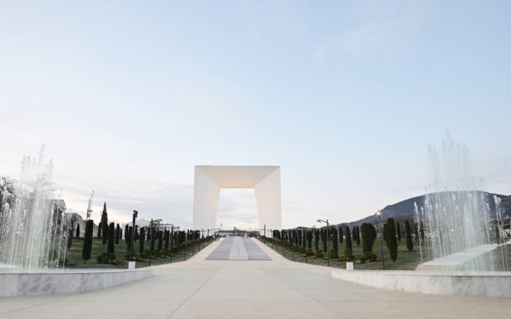 Prezident Xankəndidə Zəfər parkının açılışında iştirak edib