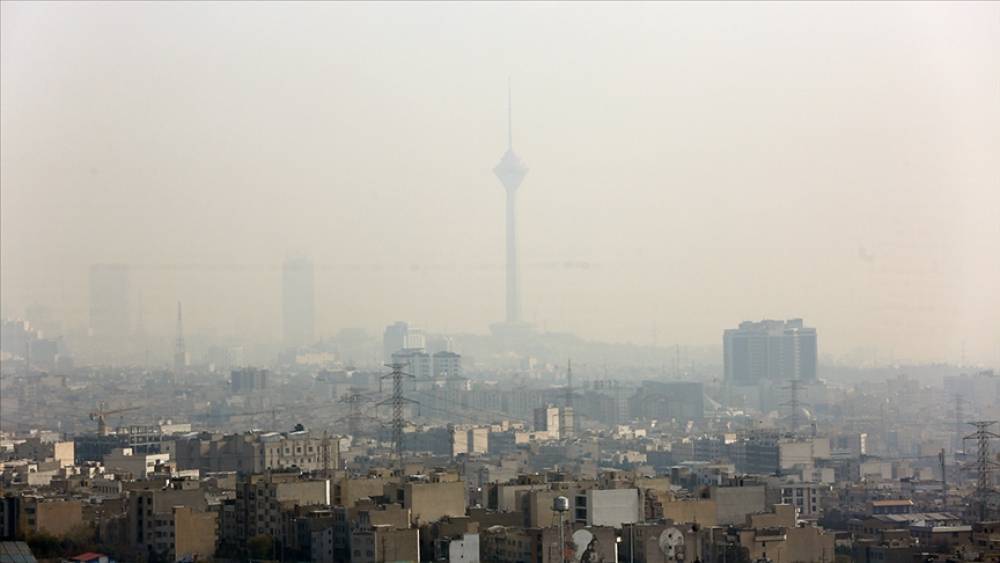 Tehranda futbol matçları hava çirkliliyinə görə təxirə salındı