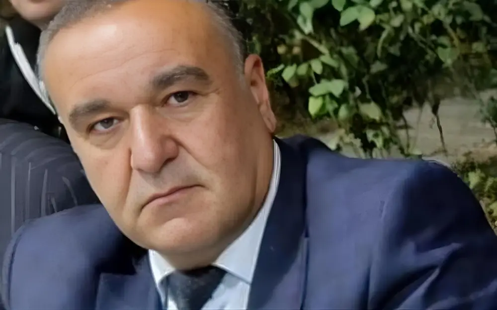 Müğənni qardaşını öldürən şəxs hakim qarşısına çıxarılıb