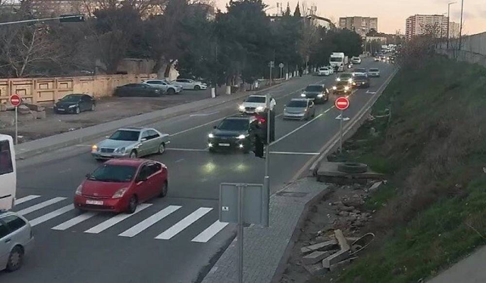 Binəqədidə yol hərəkətinə dəyişikliklər edildi