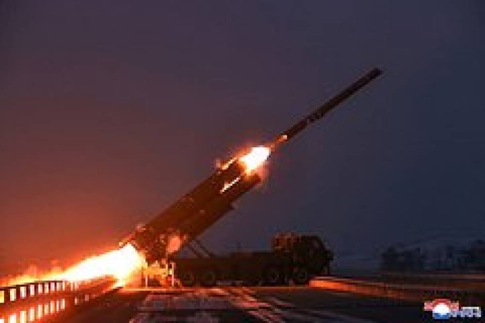 Şimali Koreya uzun mənzilli raketləri sınaqdan keçirdi