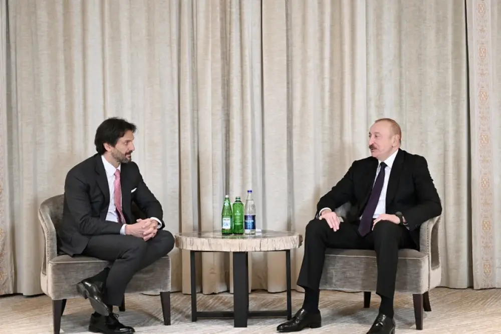 Prezident İlham Əliyev Münxendə Slovakiyanın müdafiə naziri ilə görüşüb