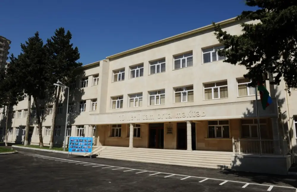 Bakıda məktəbdə şagird kəllə-beyin travması aldı: Reanimasiyaya yerləşdirildi