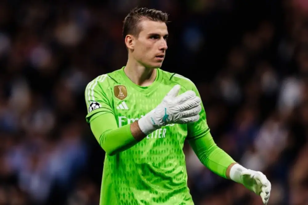 "Real"ın qapıçısı karyerasını Premyer Liqada davam etdirə bilər