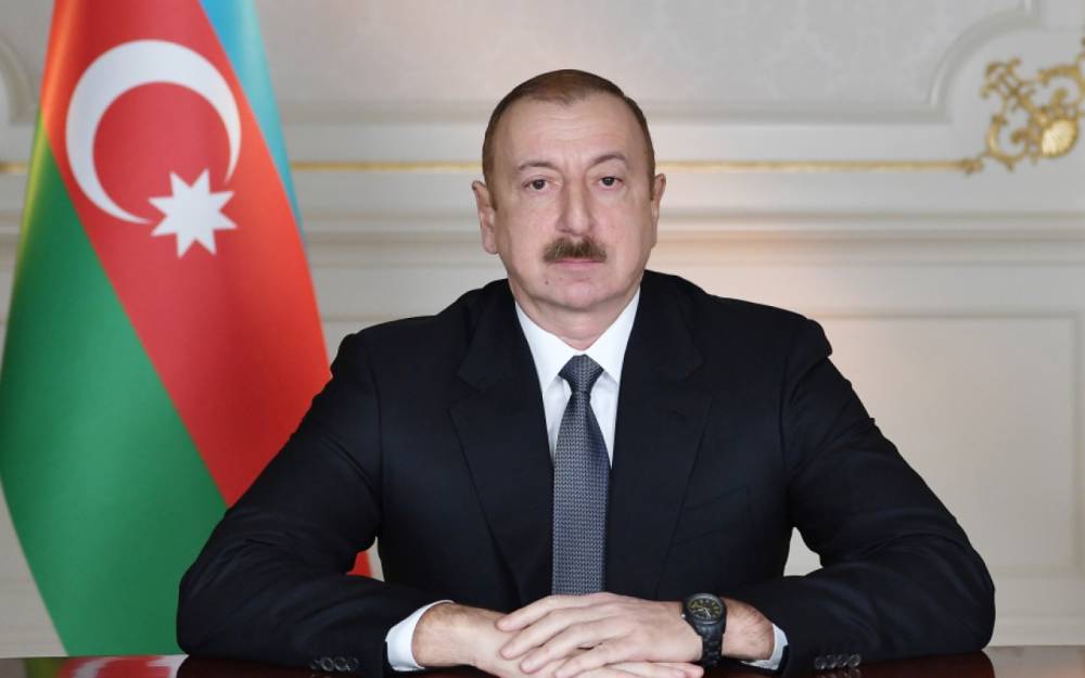 Prezident monteneqrolu həmkarını təbrik etdi