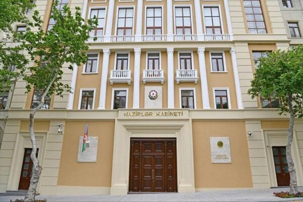 Müəllimlərin geyimi ilə bağlı Prezidentdən qərar