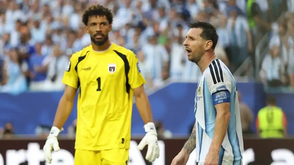 DÇ-2026-nın ulduz qapıçısı Vozinya Messi ilə komanda yoldaşı olur