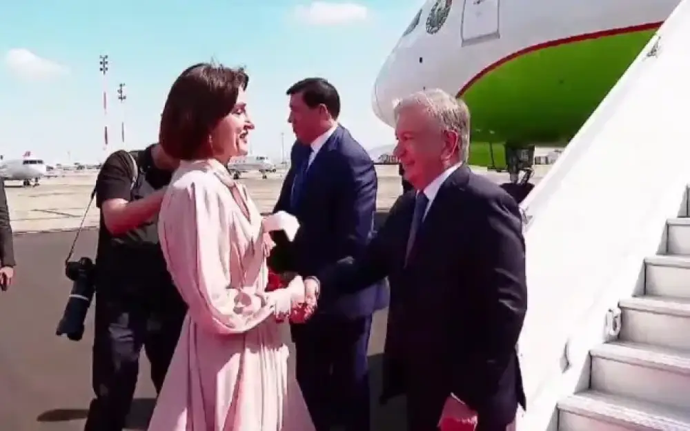 Şavkat Mirziyoyev Gürcüstana gəldi