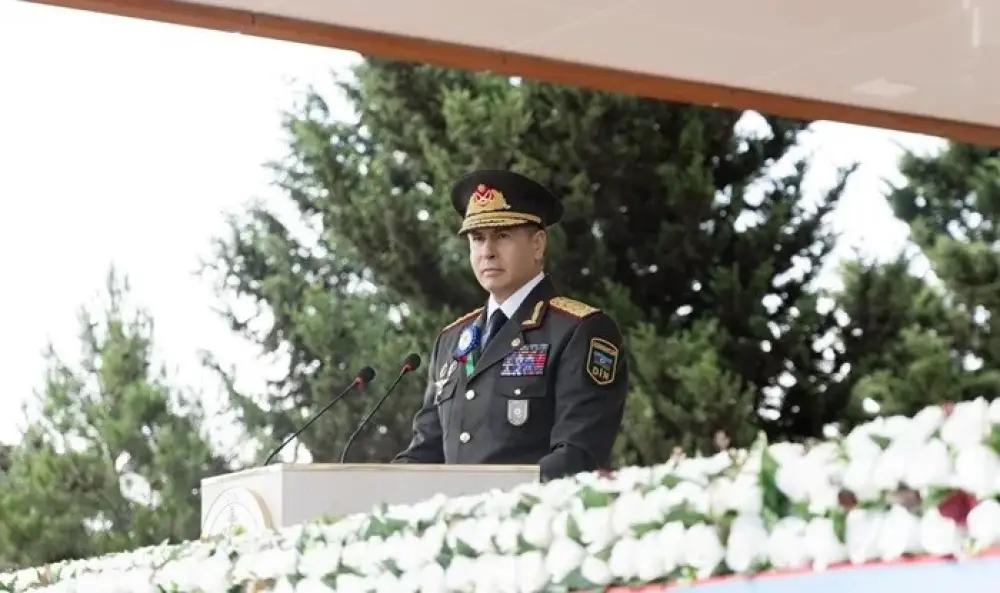 Vilayət Eyvazov şəxsi heyəti təbrik etdi