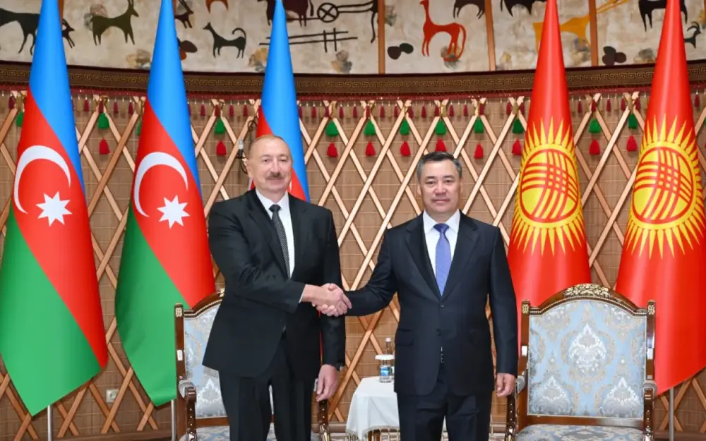İlham Əliyev “Manas”, Qırğızıstan Prezidenti isə “Heydər Əliyev” ordeni ilə təltif edildi