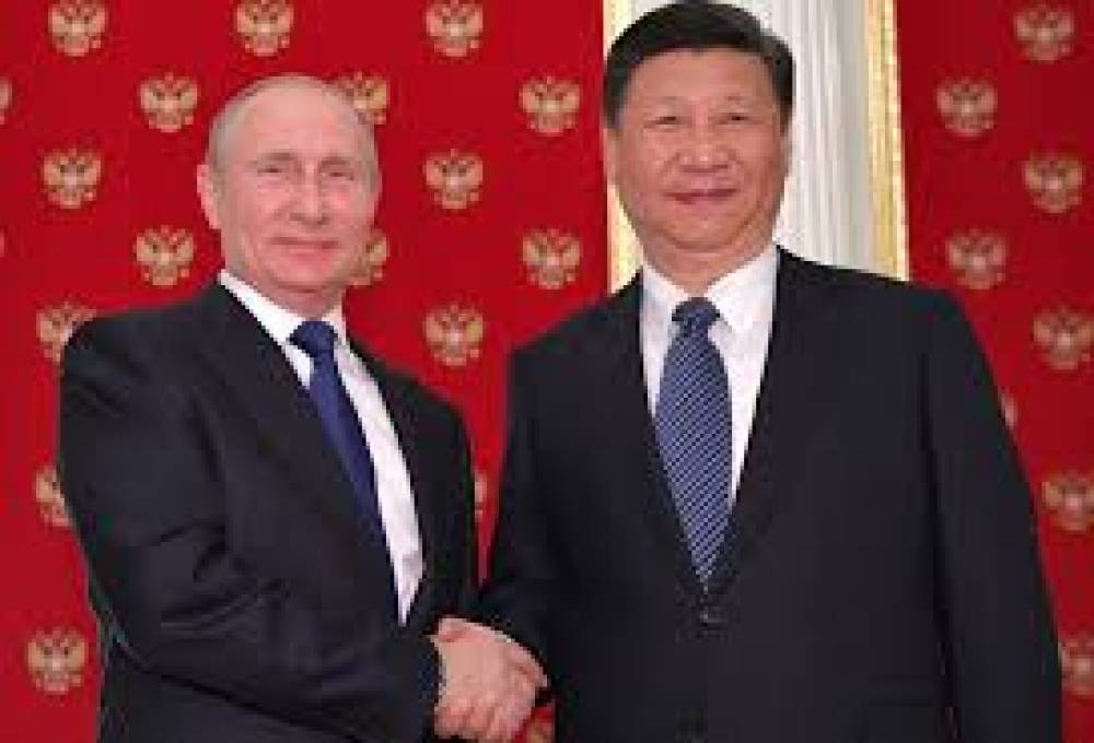 Putin Çin rəsmisini qəbul edib