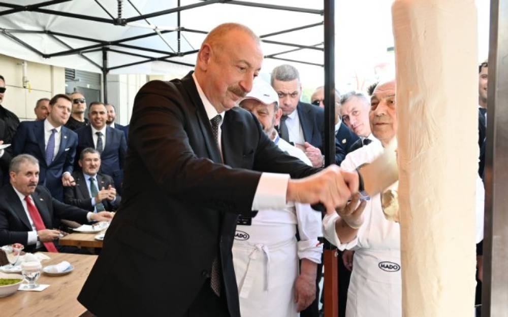 Prezidentlər "Maraş dondurması"nın dadına baxdılar - FOTOLAR