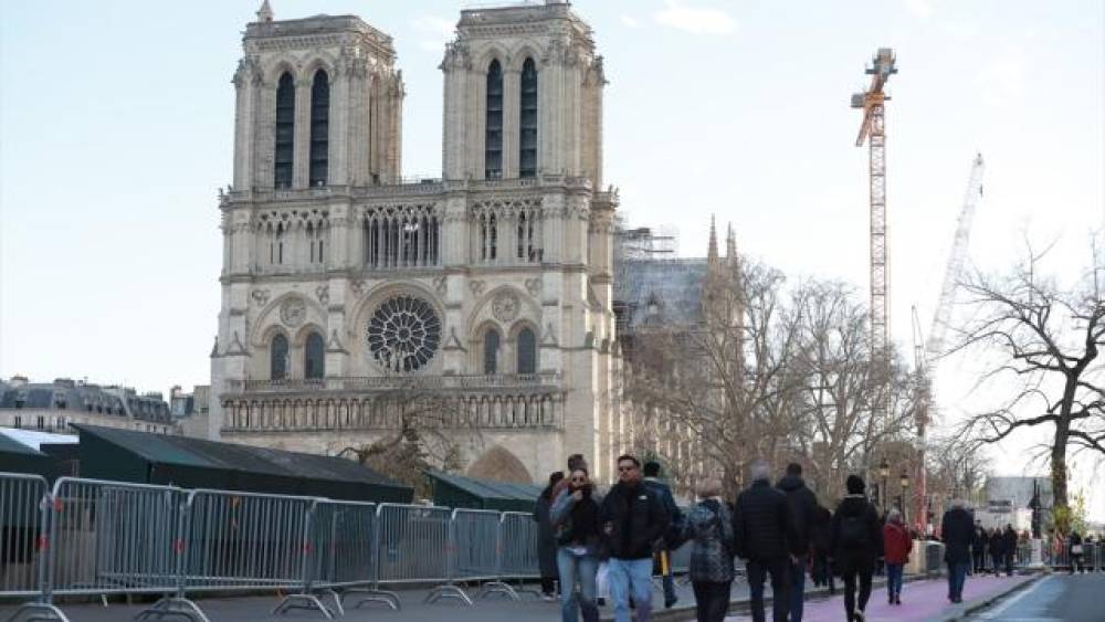 Notre Dame kilsəsinin altında qazıntı işləri aparan arxeoloqlar 2000 illik əsərlər aşkar etdilər