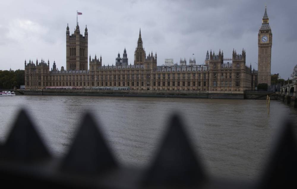 Böyük Britaniya Rusiya əleyhinə sanksiyaları genişləndirib