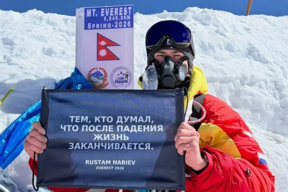 Tarixdə ilkə imza atan Rüstəm Nəbiyev Everestin fəthi zamanı yaşadığı çətinliklərdən danışdı