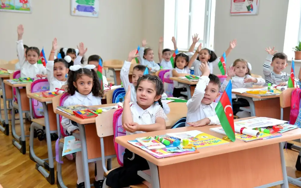 Azərbaycanda şagirdlərin sayı açıqlandı