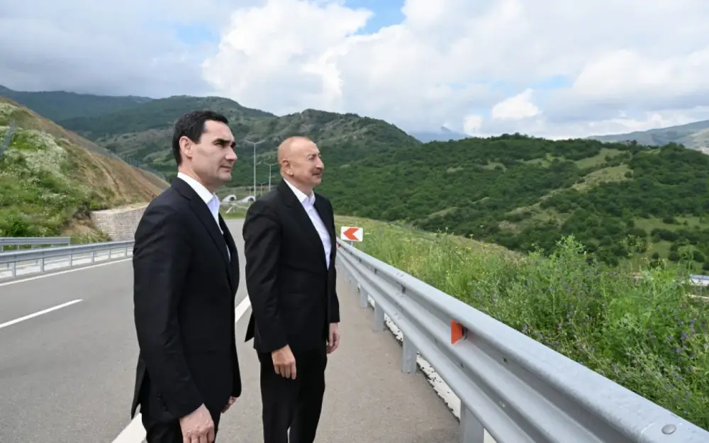 Prezidentlər Füzulinin dağıdılmış yerlərinə baxıblar - FOTOLAR