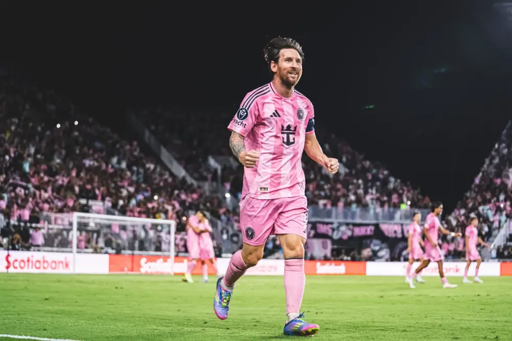 Lionel Messi karyerasında 900-cu qolunu vurub