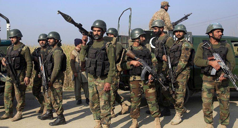 Əfqanıstan və Pakistan arasında toqquşma başlayıb