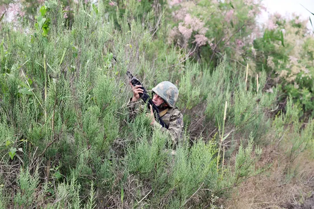Hərbi vəzifəlilərlə təlim toplanışı keçirilib
