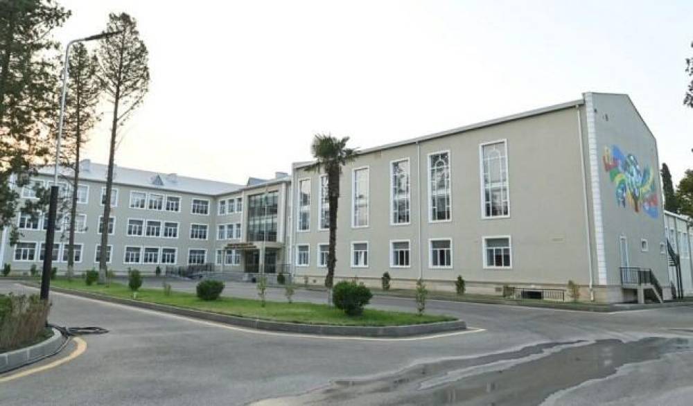 Bakıda məktəbdə 7 şagird qoğaldan zəhərləndi