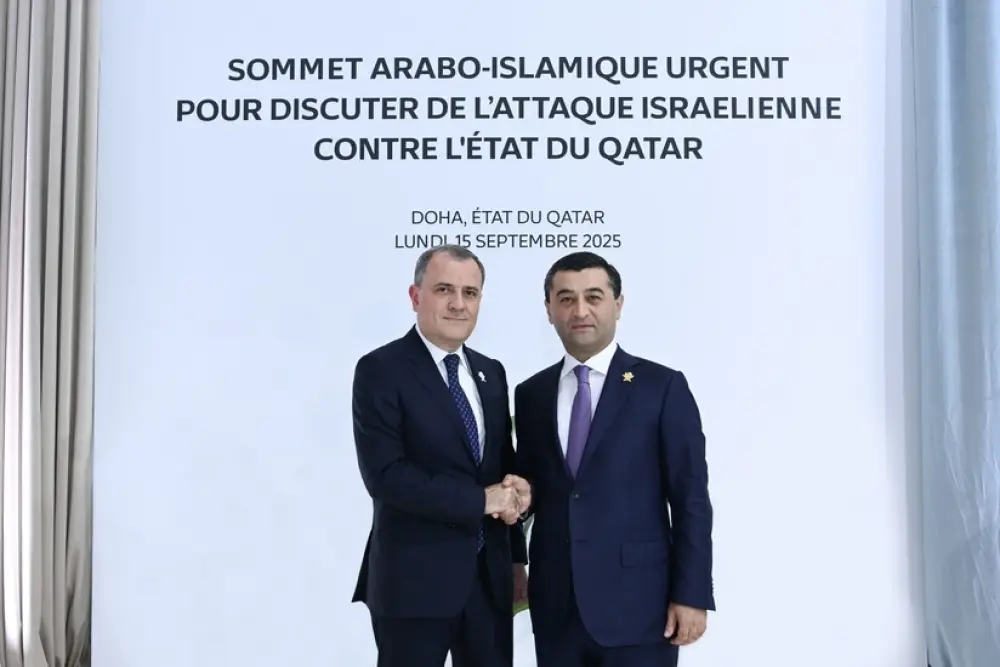 Ceyhun Bayramov Dohada özbək həmkarı ilə TDT-nin Zirvə Toplantısına hazırlığı müzakirə edib