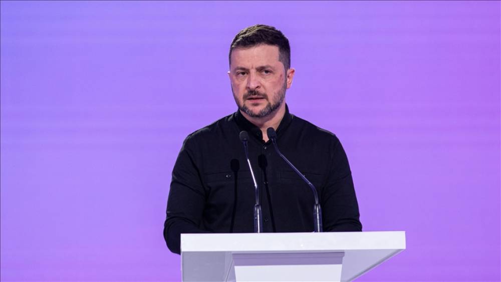 Zelenski bu ölkə ilə 100 illik tərəfdaşlıq sazişini təsdiq edən qanunu imzaladı