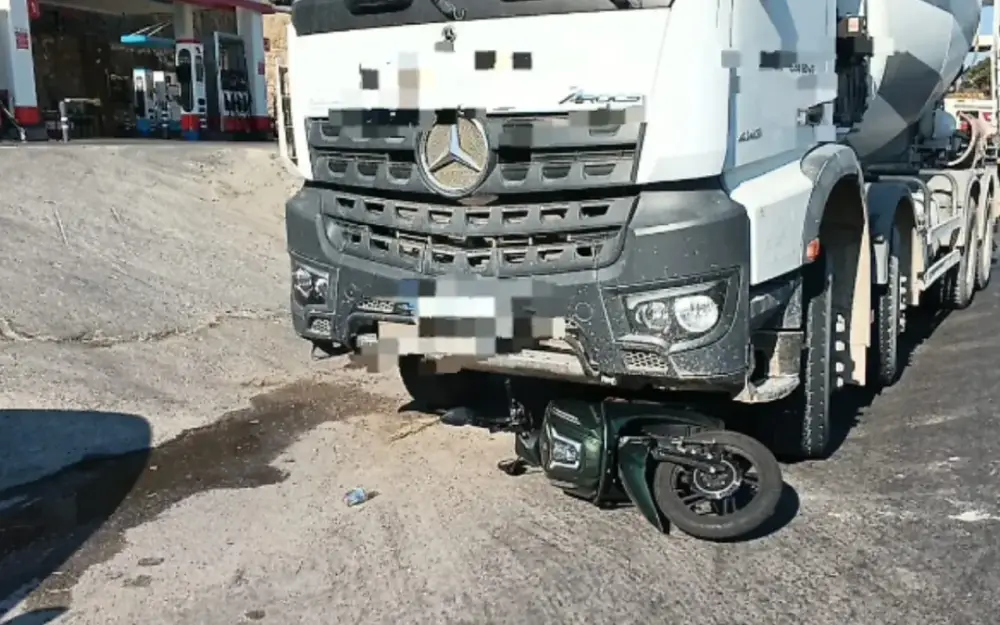 Türkiyədə azərbaycanlı motosikletçi betonqarışdıran maşının altında qalaraq öldü