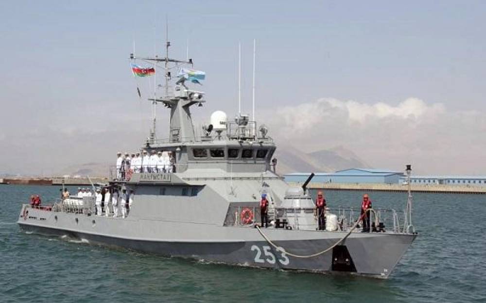 Qazaxıstan Xəzərdə təlimlərə başladı