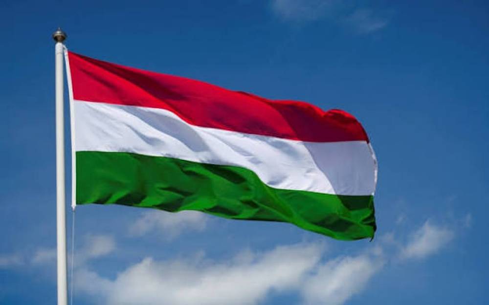 Macarıstan hərbi yaşda olan ukraynalılara sığınacaq verməyə davam edəcək